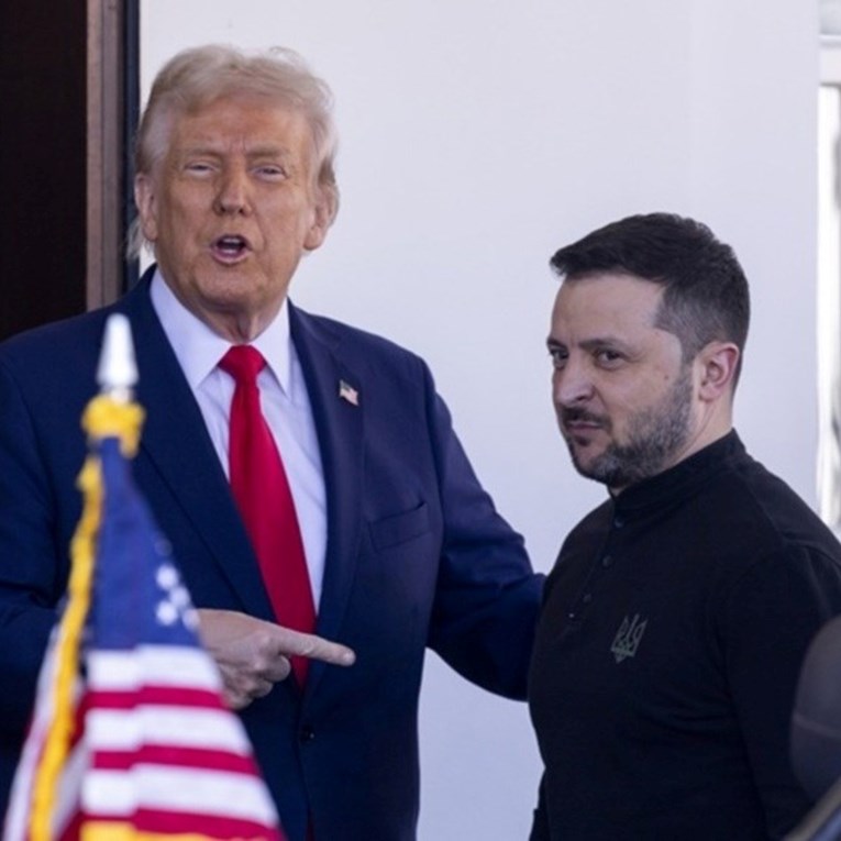 Američki medij: Trump je prije sastanka tražio od Zelenskog da nosi odijelo
