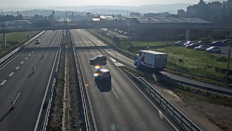 VIDEO Težak sudar u Sloveniji, žena se polukružno okretala na autocesti
