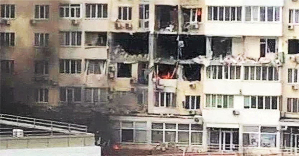 FOTO Najmanje pet ubijenih u raketnom napadu u Odesi, pogođena i stambena zgrada
