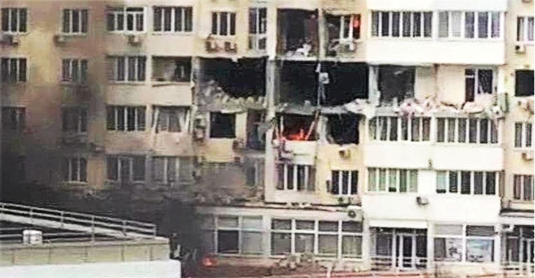 FOTO Najmanje pet ubijenih u raketnom napadu u Odesi, pogođena i stambena zgrada