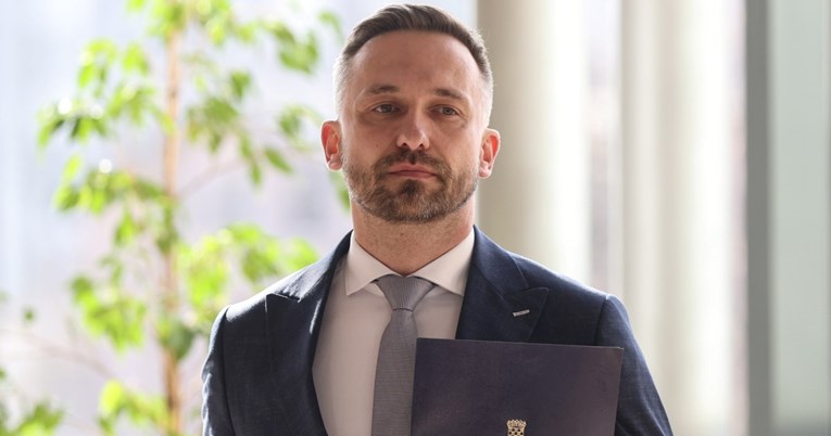 Ministar Piletić pozvao sve zaposlene da si sami izračunaju rast plaća