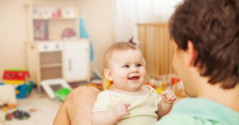 Kad bi bebe trebale početi izgovarati prve riječi?