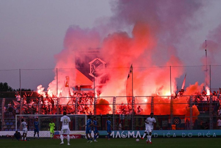 Torcida nakon poraza zapalila tribinu u Varaždinu