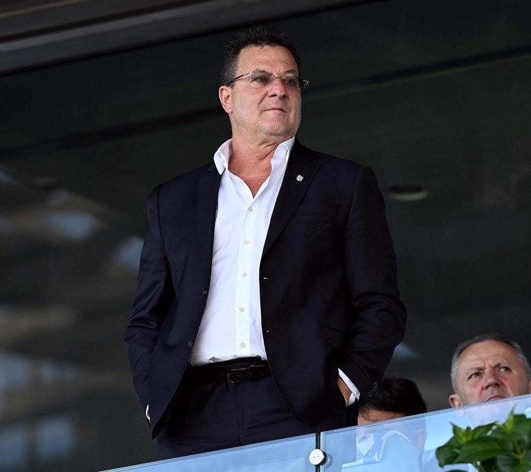 Bijesni Mišković napustio tribine u Puli. Rijeka poslala dopis Istri