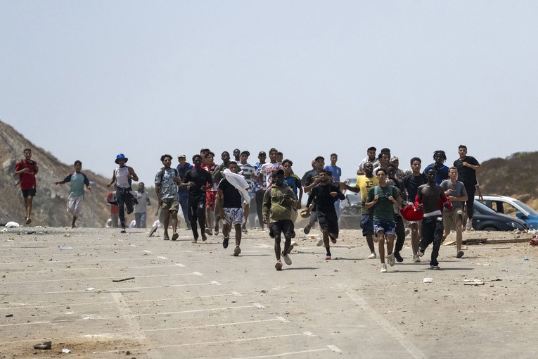 Maroko se napokon oglasio: Ovo su dva razloga za migrantsku invaziju na Ceutu