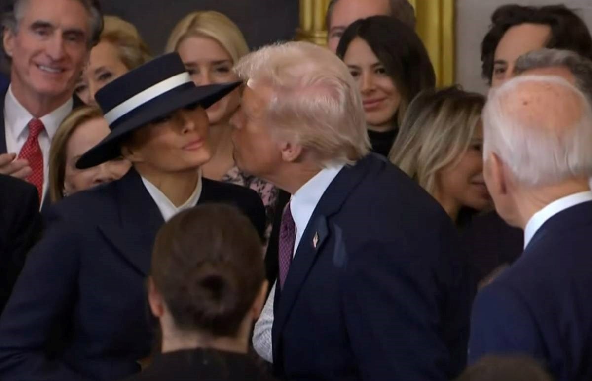 Trumpu smetao Melanijin šešir pa joj dao "zračni" poljubac u Kapitolu