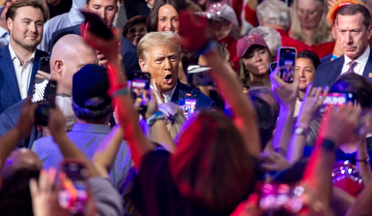Harris i Trump obilaze Michigan, prepiru se oko izdržljivosti