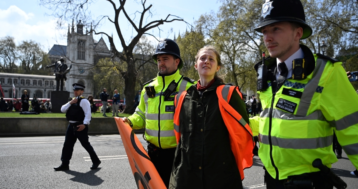 U Londonu uoči krunidbe uhićeni deseci prosvjednika. Policija: Preplašili bi konje