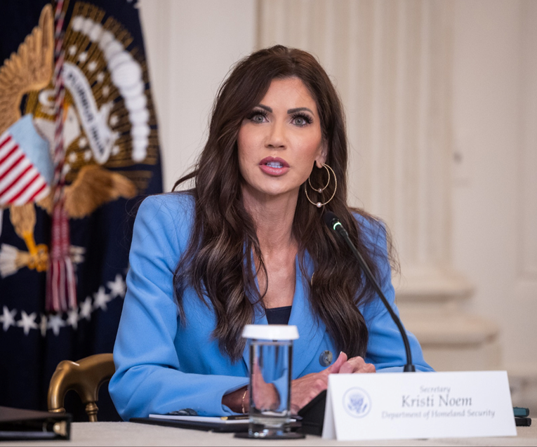 Američka ministrica želi zabranu putovanja zemljama koje "preplavljuju SAD kriminalom"