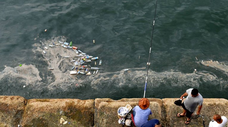 U Sredozemnom moru svake godine završi preko 200 tisuća tona plastike