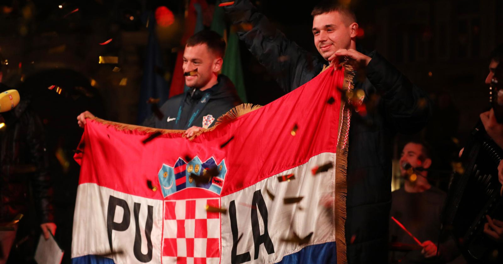 FOTO I VIDEO Doček brončanih hrvatskih futsal reprezentativaca u Puli