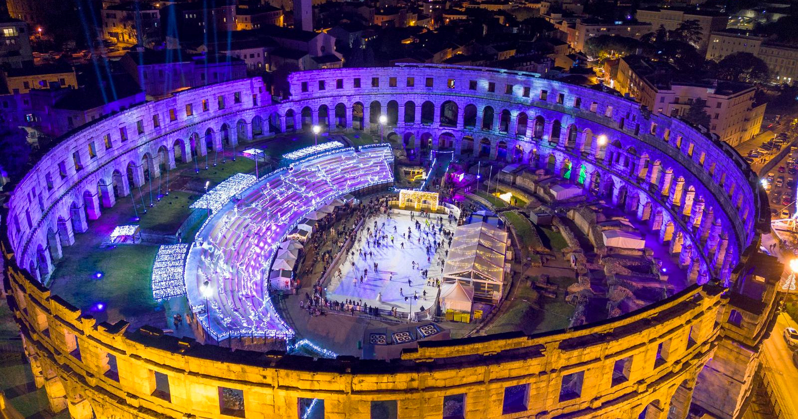 FOTO Pogledajte Advent u pulskoj Areni iz zraka 🤩