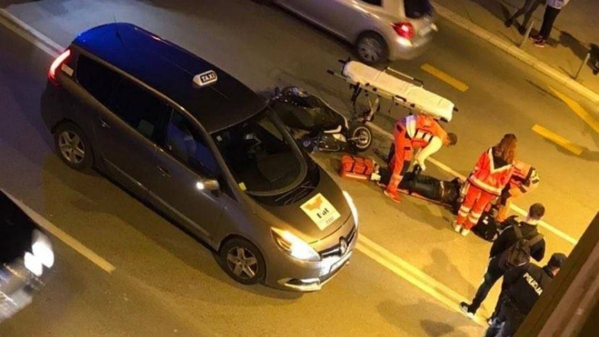 VIDEO Sudar auta i motocikla u Splitu, jedna osoba završila u bolnici