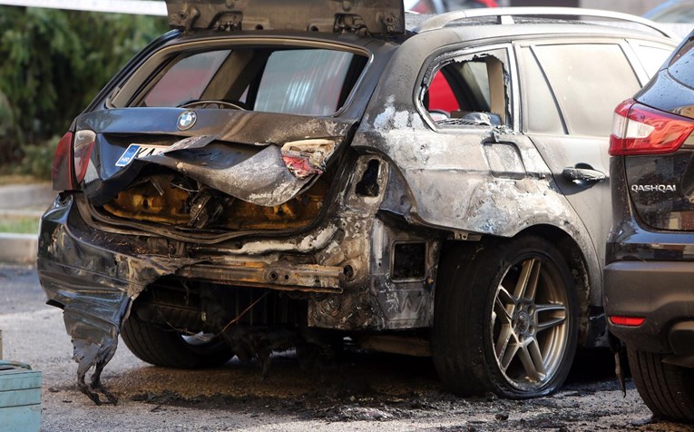 Namjerno zapaljen BMW na parkiralištu u Karlovcu, istraga traje