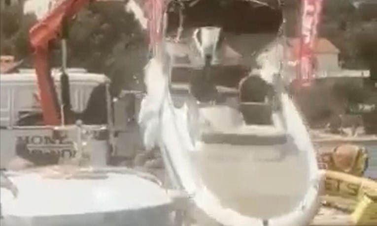 VIDEO Na Čiovu krenuli porinuti brod u more. Nije dobro završilo