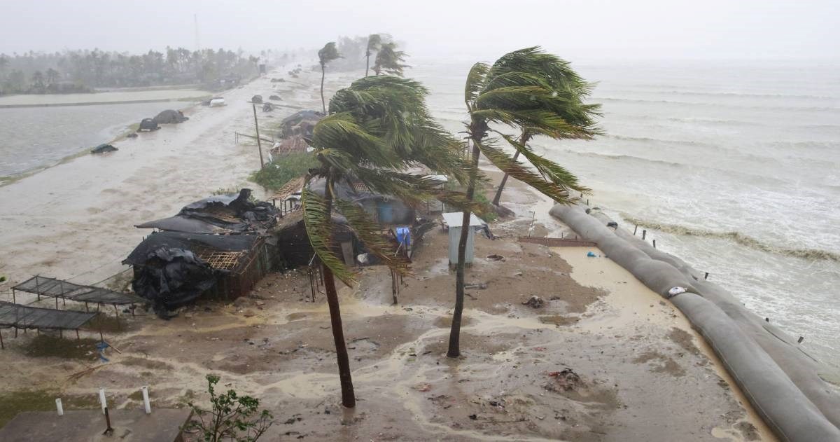 Silovit ciklon pogodio Mjanmar. Na dječaka od 14 godina palo stablo, preminuo je