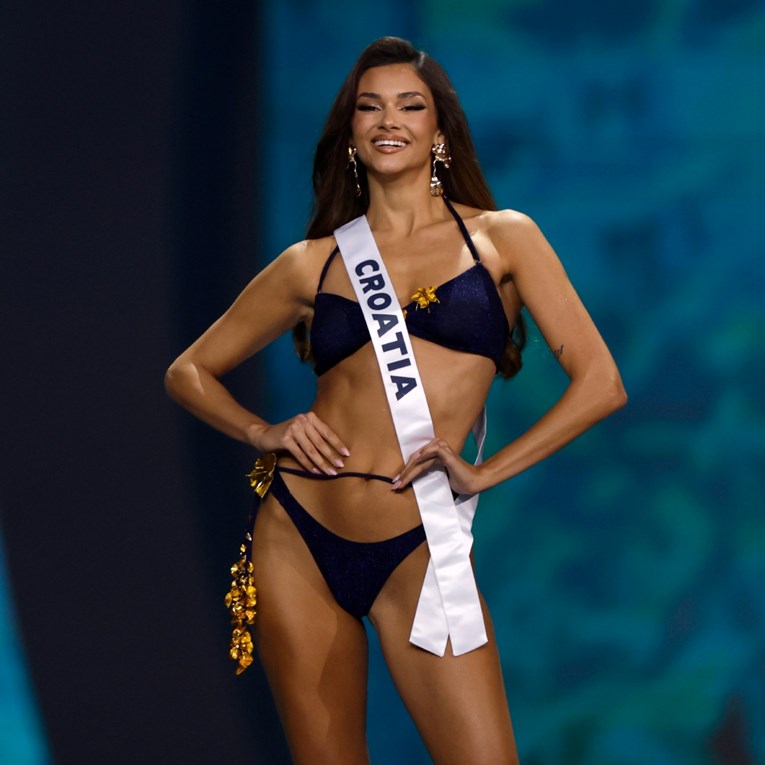 Laura je sinoć još jednom prošetala u badiću, pogledajte fotke