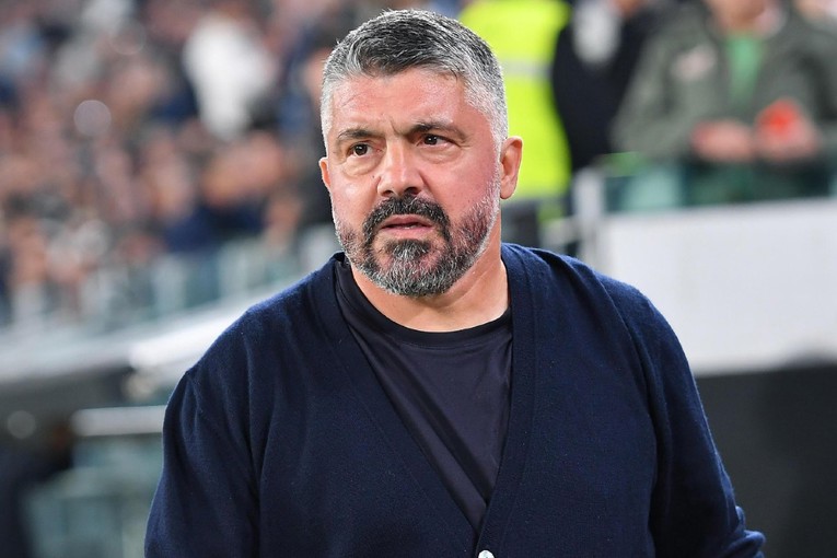 Englezi o Gattusu: Obično dođe, digne mnogo prašine i ode. Sad radi čuda
