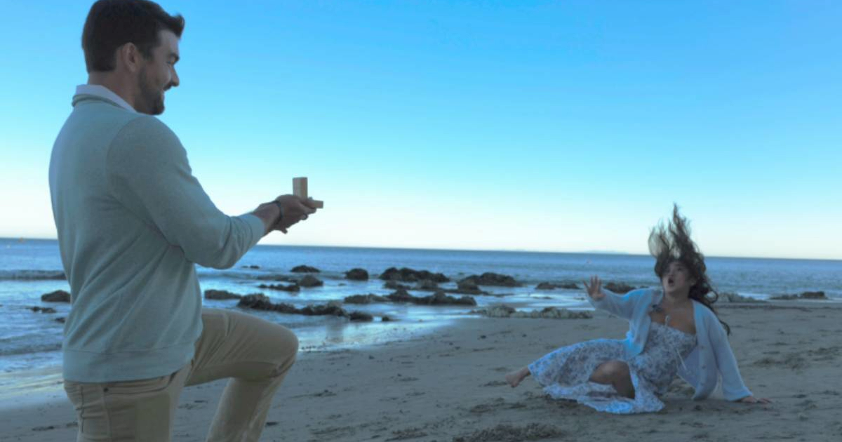 VIDEO Hanu je dečko zaprosio na plaži, a njezina reakcija postala je viralni hit