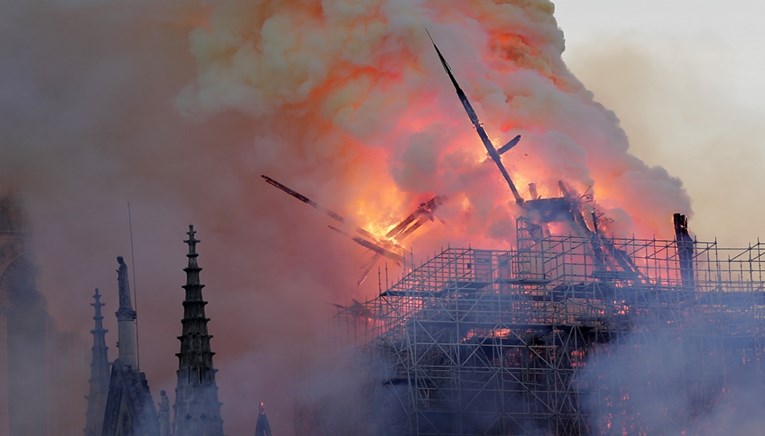 Cijeli svijet se udružio u skupljanju novca za Notre-Dame