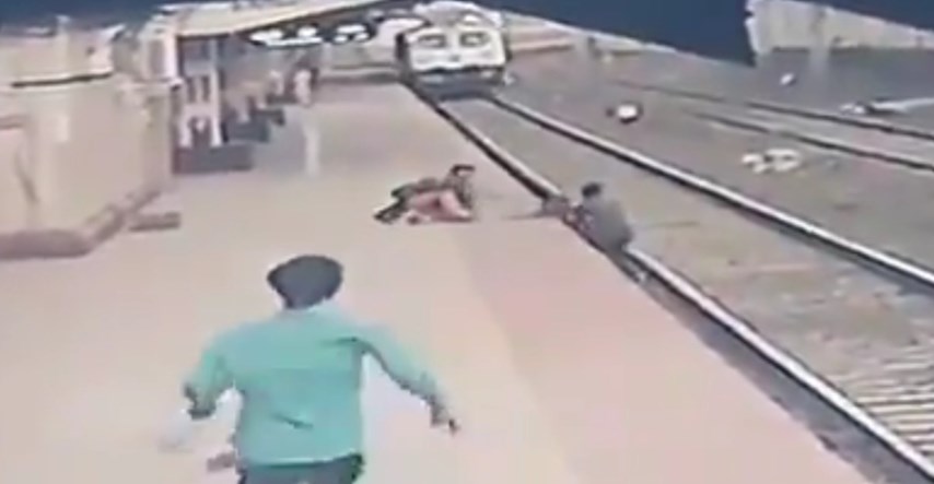 VIDEO Prometnik je u posljednjim sekundama spasio dijete ispred jurećeg vlaka