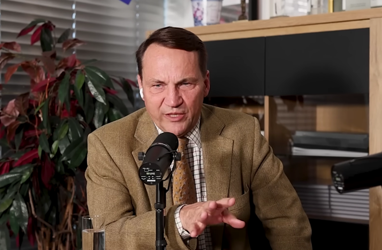 Poljski šef diplomacije: EU treba biti sposobna riješiti nekog ratnog vođu na Balkanu