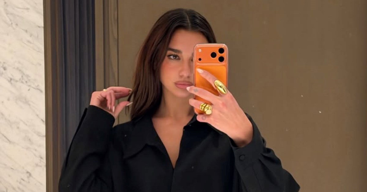 Prsten koji nosi Dua Lipa stoji 60 eura, a izgleda znatno skuplje