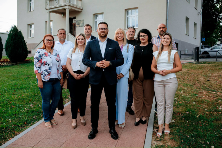 Kutinski HDZ kampanju SDP-a i Možemo nazvao putujućim cirkusom