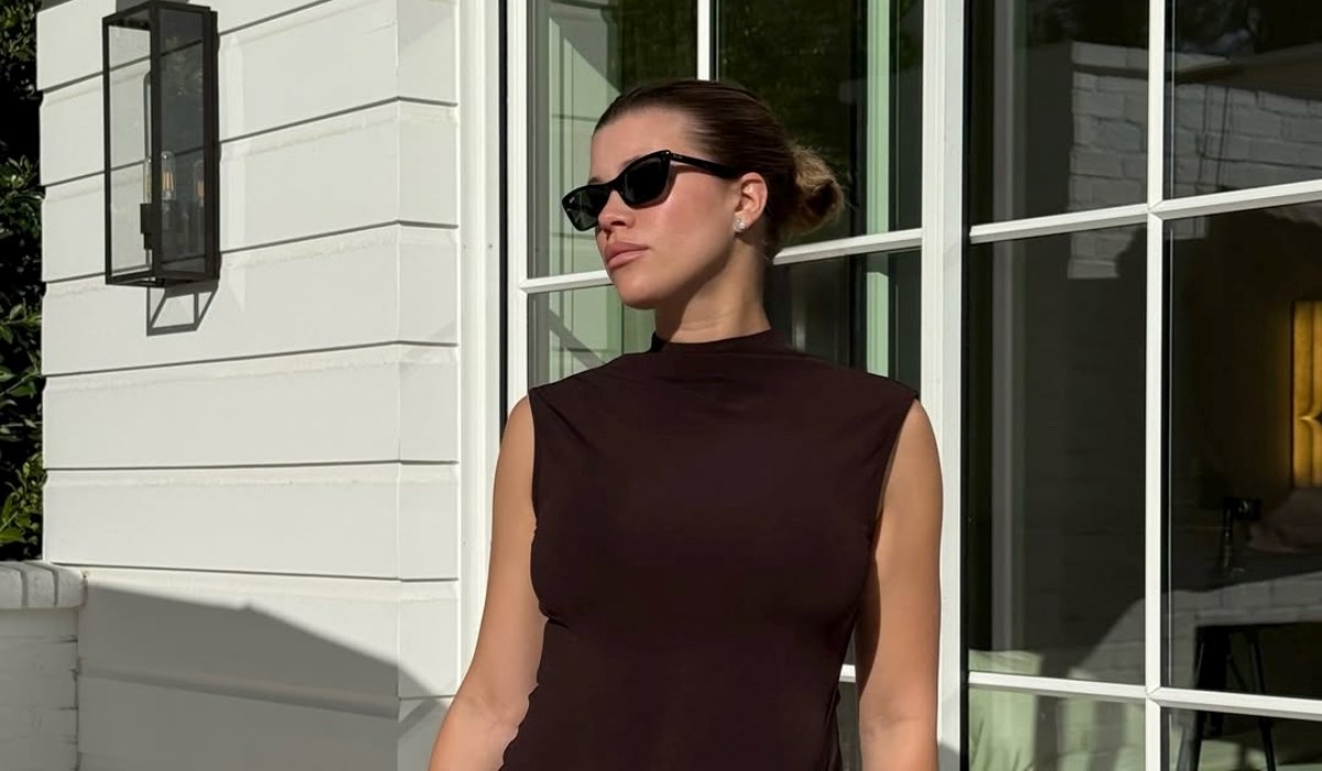 Smeđa i bordo: Neočekivana kombinacija boja za elegantan izgled