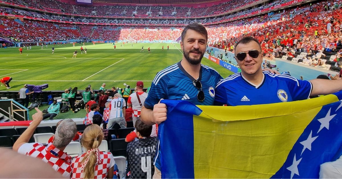 Zastava BiH na utakmici Hrvatske i Maroka. Bivši golman navijao uz Hrvate