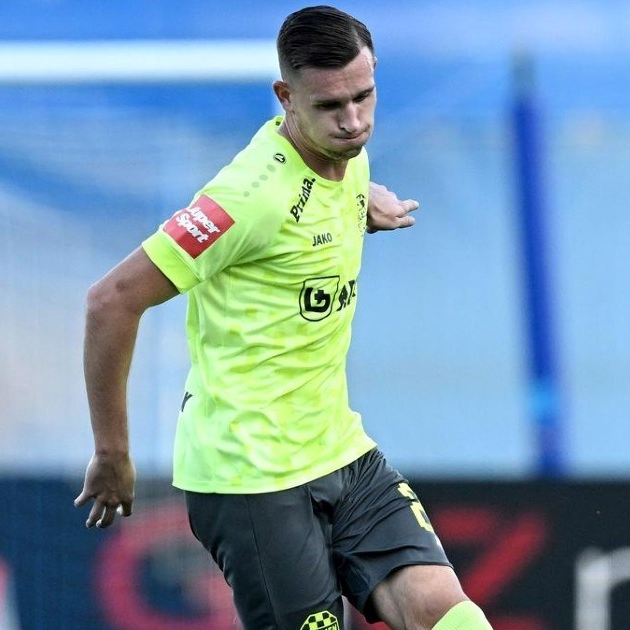 Dinamovac na posudbi u Slavenu zabio komičan autogol. Suigrači ostali u nevjerici