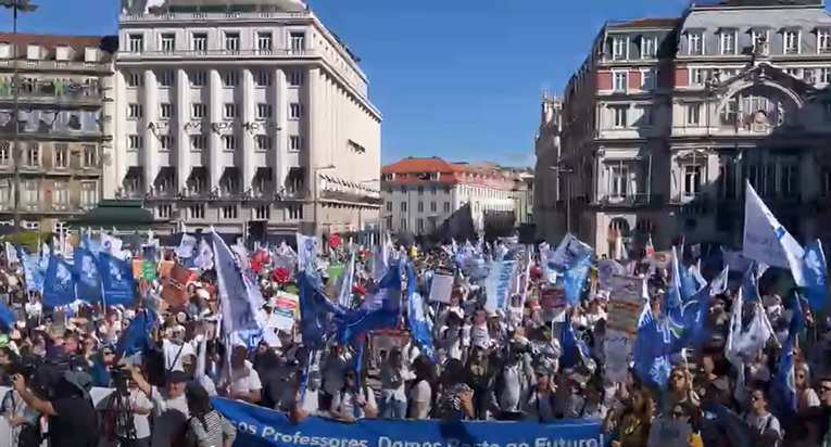 Tisuće učitelja prosvjedovale u Lisabonu zbog plaća i napredovanja u karijeri