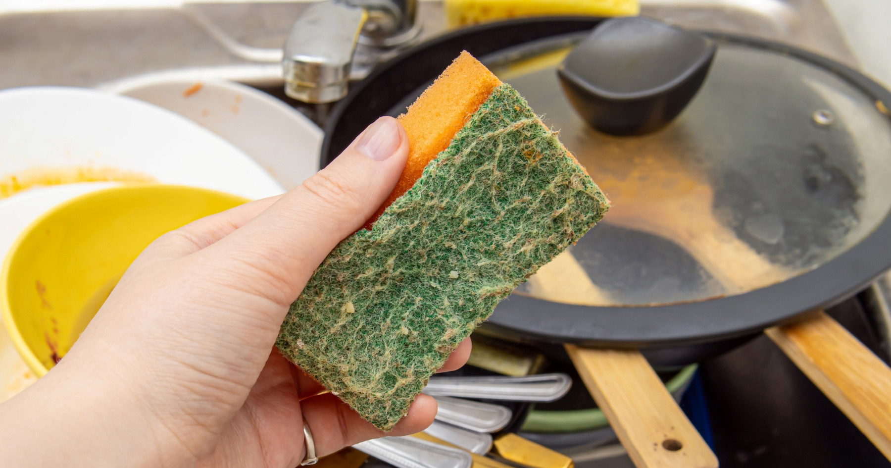 Koliko biste često trebali mijenjati kuhinjsku spužvu? Odgovor će vas iznenaditi