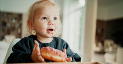 "Bez ugljikohidrata": Medicinska sestra rekla dvogodišnjoj djevojčici da smršavi