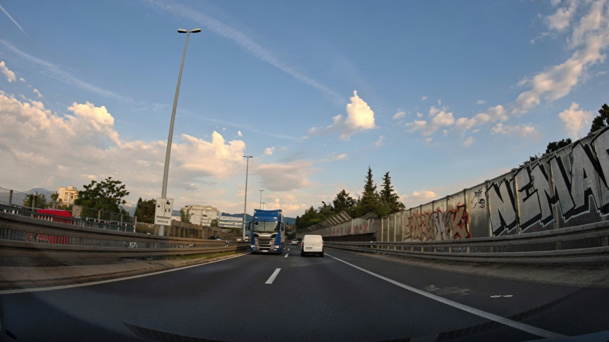 VIDEO Ovako je šleper jutros vozio u kontra-smjeru kod Rijeke
