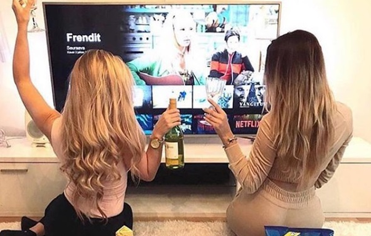 Zbog onog što sigurno radite i vi Netflix godišnje izgubi 1,62 milijarde dolara