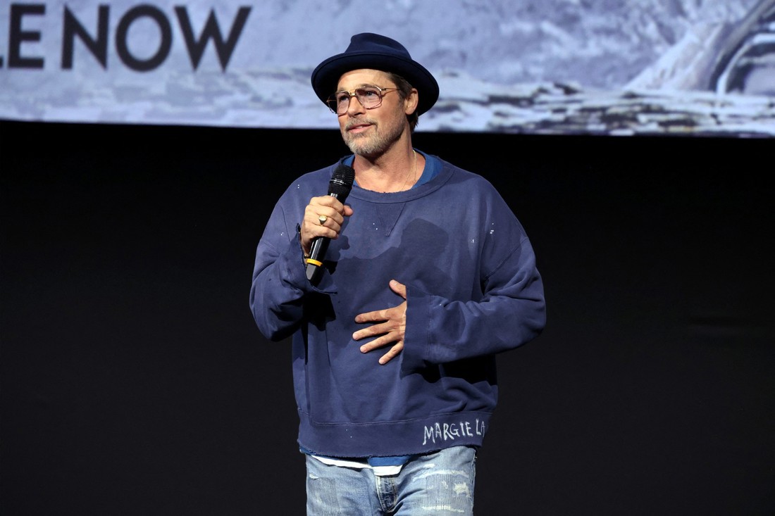 Brad Pitt (62) pojavio se na projekciji, njegov outfit odmah je privukao pažnju