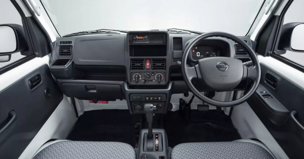 Nissanov povratak u 1990-e: Ovo je interijer obnovljenog modela