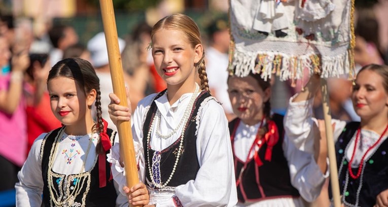 Zbog kiše otkazan dječji mimohod folkloraša na Vinkovačkim jesenima