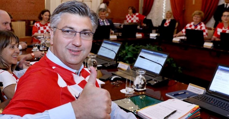 Plenković ide u Katar na utakmicu Hrvatske i Japana. Vodi troje ministara i sina