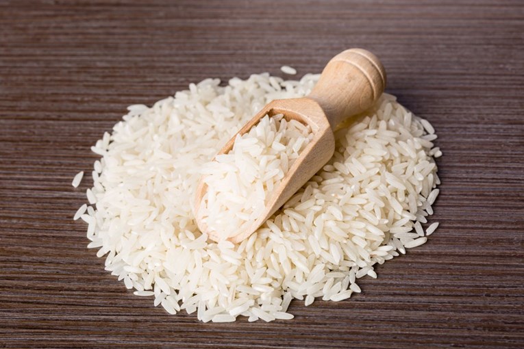 Jednostavan trik: Evo zašto biste u ormaru trebali držati staklenku s rižom