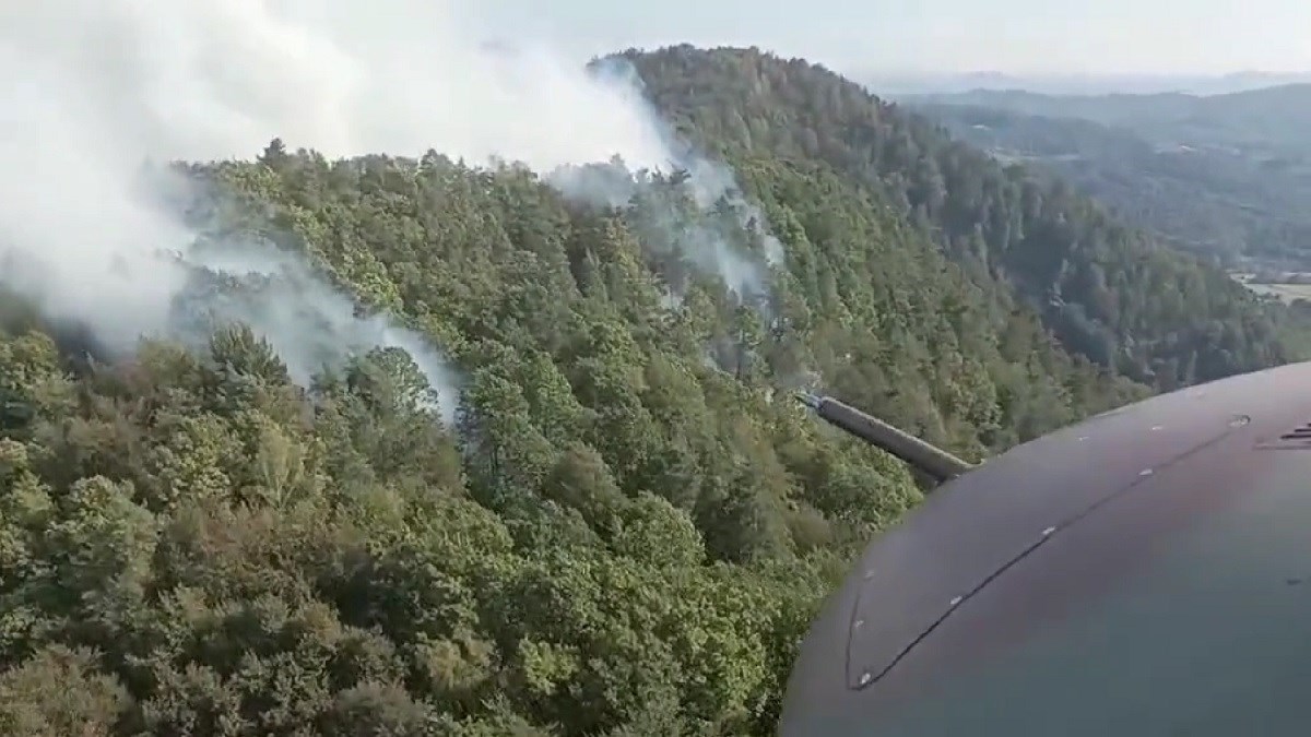 VIDEO Požar kod Ljubljane, na terenu dva vojna helikoptera