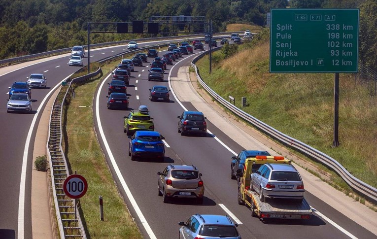 Gužve na autocesti u smjeru mora