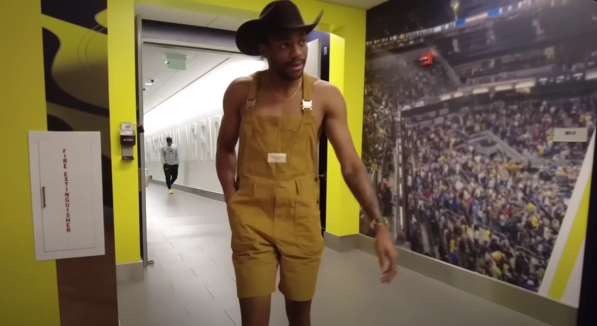 NBA prvak iznenadio odjevnom kombinacijom na otvorenju sezone