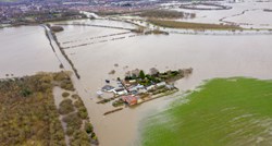 Vatrogascima u nadzoru poplavljenih područja pomažu dronovi