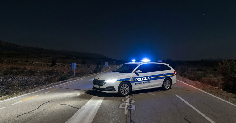Teška nesreća kod Obrovca: Dvoje mrtvih, još dvoje hitno prevezeno u bolnicu