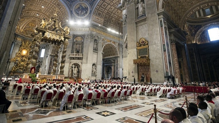 Završila devetodnevna žalosti nakon smrti pape Franje
