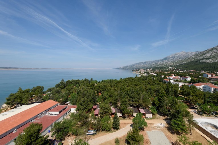 Prevarili 78-godišnjaka i uzeli mu nekretninu u Starigradu
