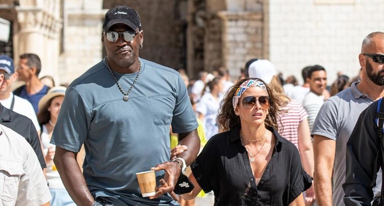 VIDEO Michael Jordan stigao u Dubrovnik, sa suprugom prošetao Stradunom