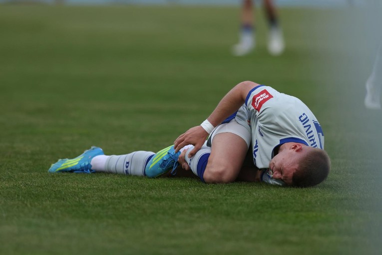 Kovačević uveo Stojkovića kod 3:0 na užasnom terenu. Ozlijedio se nakon 4 minute